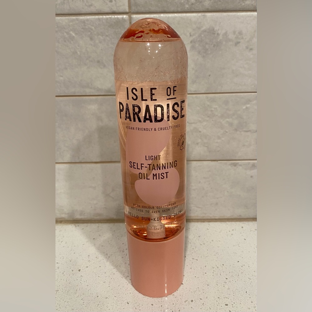 Light Isle of Paradise Self-Tanning Oil Mist